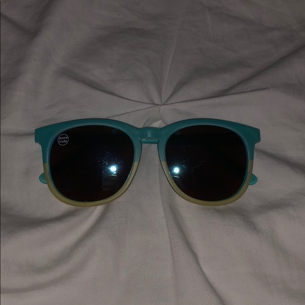 Blenders pura vida sunglasses